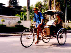 Samlor-Fahrer in Chiang Rai  (11.9 K)
